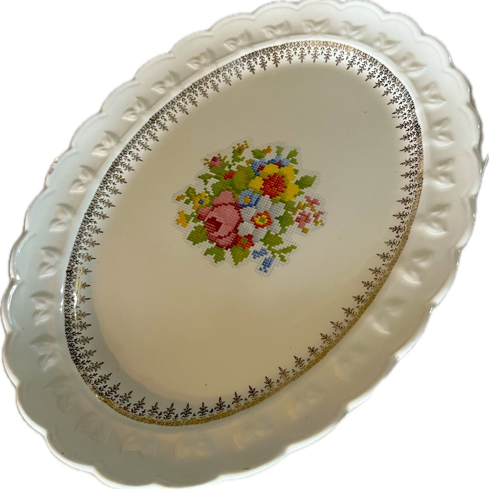 VTG Taylor Smith Taylor Floral Crosstrich Patterned,Oval Platter,Scalloped edge.